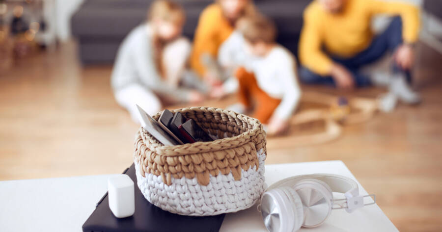 Setting Up a Screen-Free Zone: Tools and Rules That Make It Stick