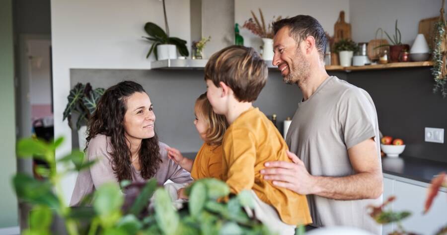 How a Shared Digital Calendar Can Reduce Family Scheduling Conflicts