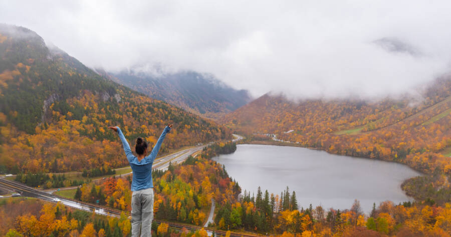 Top Scenic Routes For a Fall Foliage Trip in New England