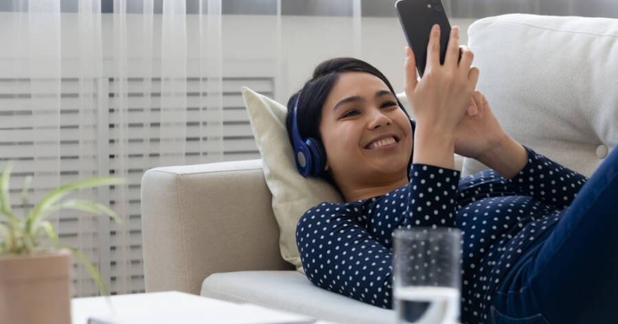 Developing Emotional Intelligence with Mood Tracking Apps